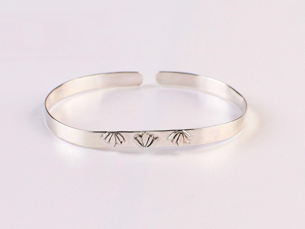 Náramek bangle 3 lotosové květy