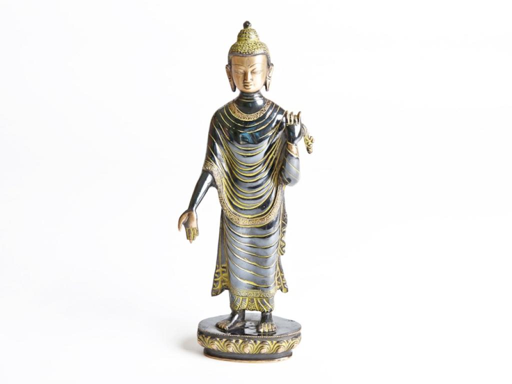 Stojící Budha